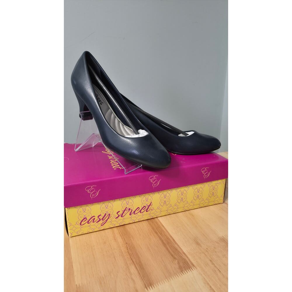 Easy Street Navy Blue Pumps Women Size 6.5M New in Box Classic Dress Heels